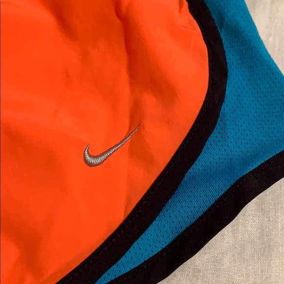 nike running short (bright orange/pink) - Picture 2 of 5